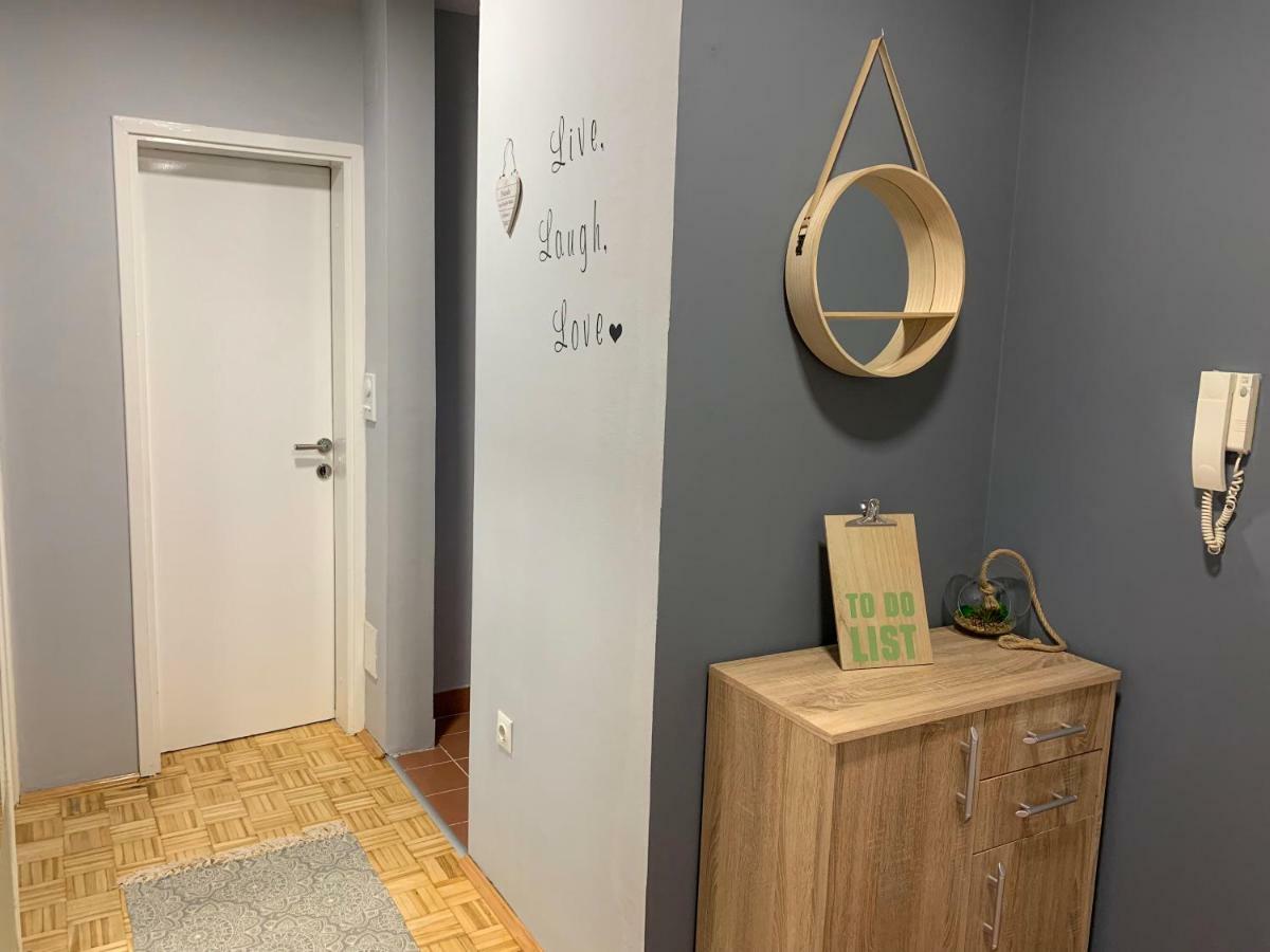 Apartment Teatar 투즐라 외부 사진