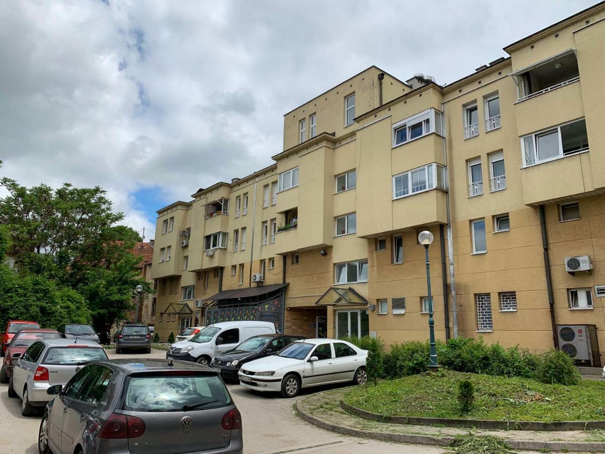 Apartment Teatar 투즐라 외부 사진